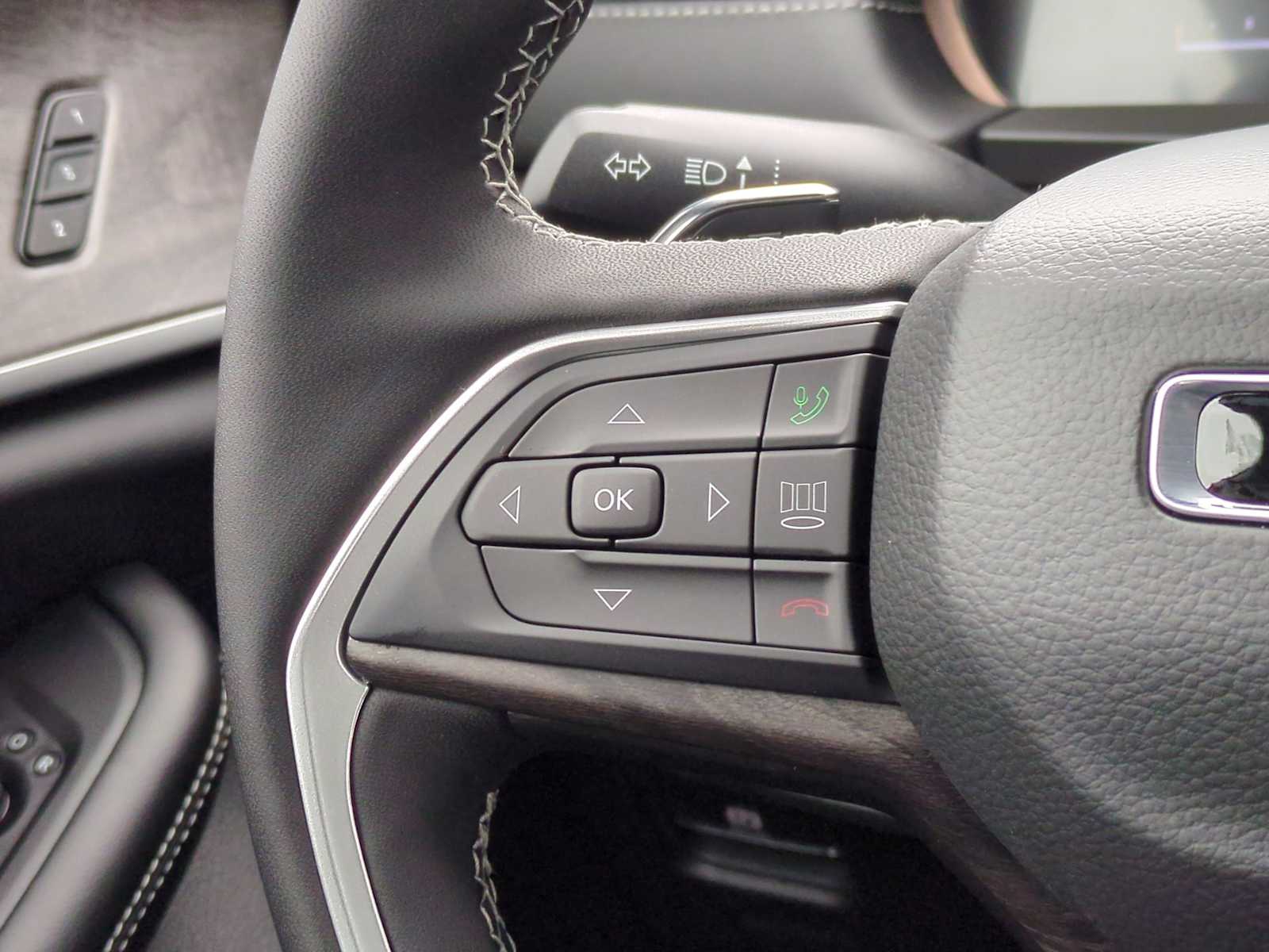 Thumbnail: 2025 Jeep Grand Cherokee L - 24