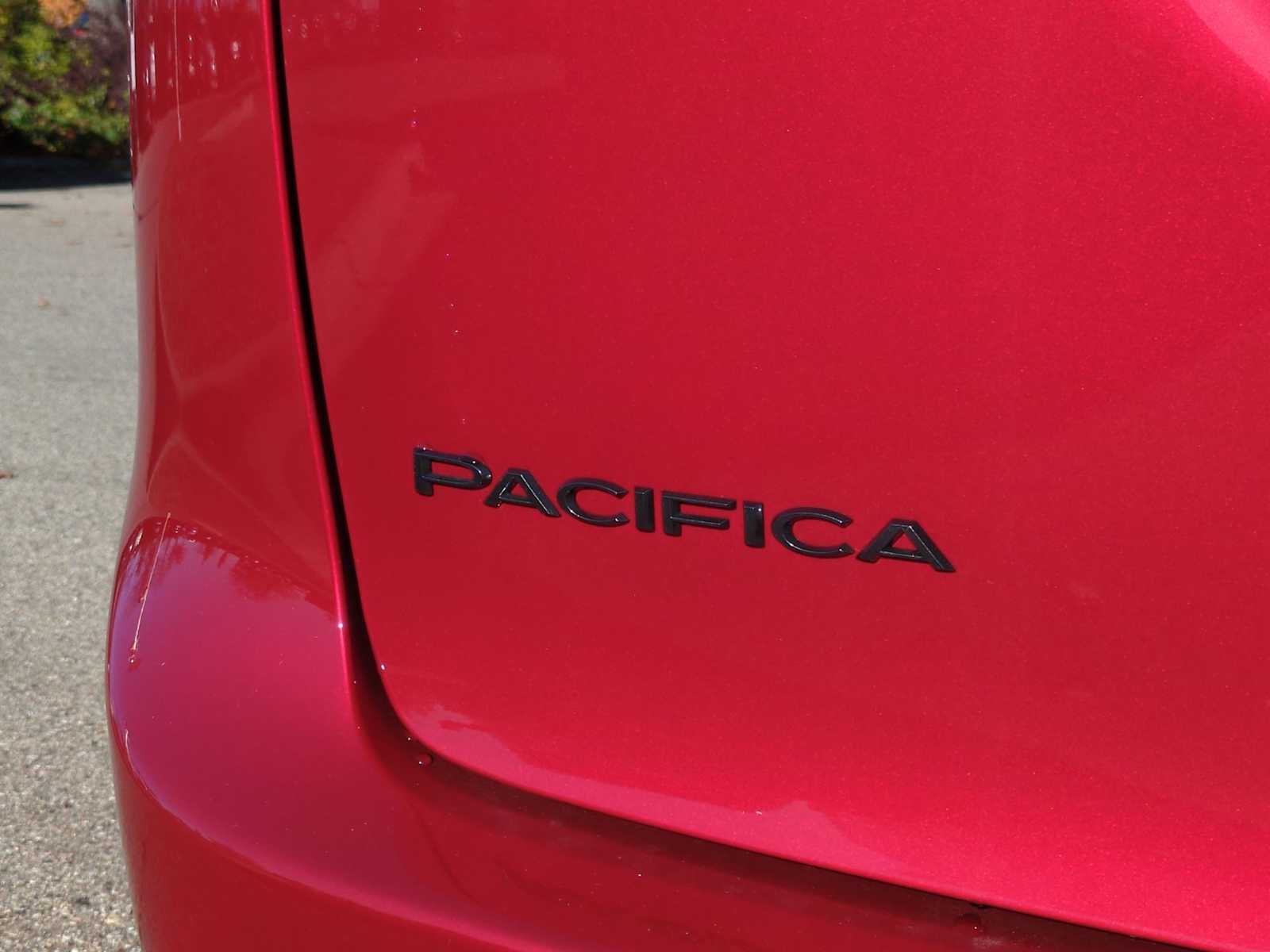 Thumbnail: 2026 Chrysler Pacifica - 13