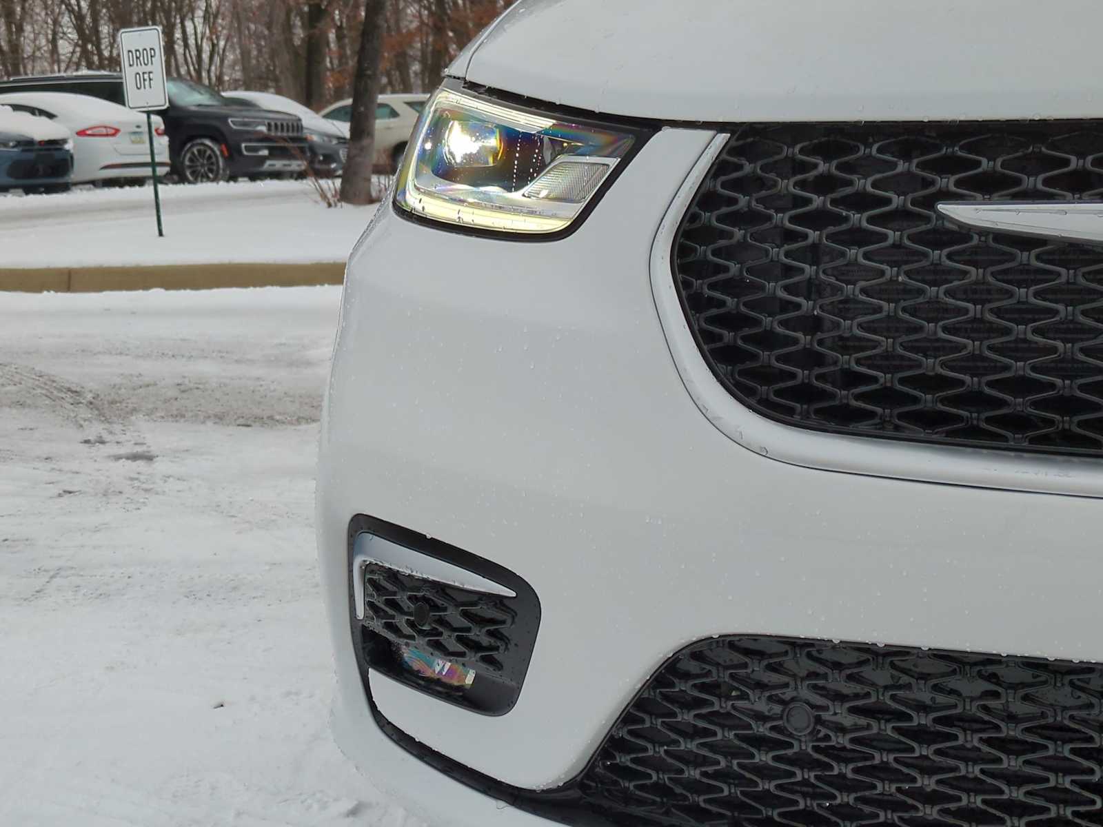 Thumbnail: 2026 Chrysler Pacifica - 11