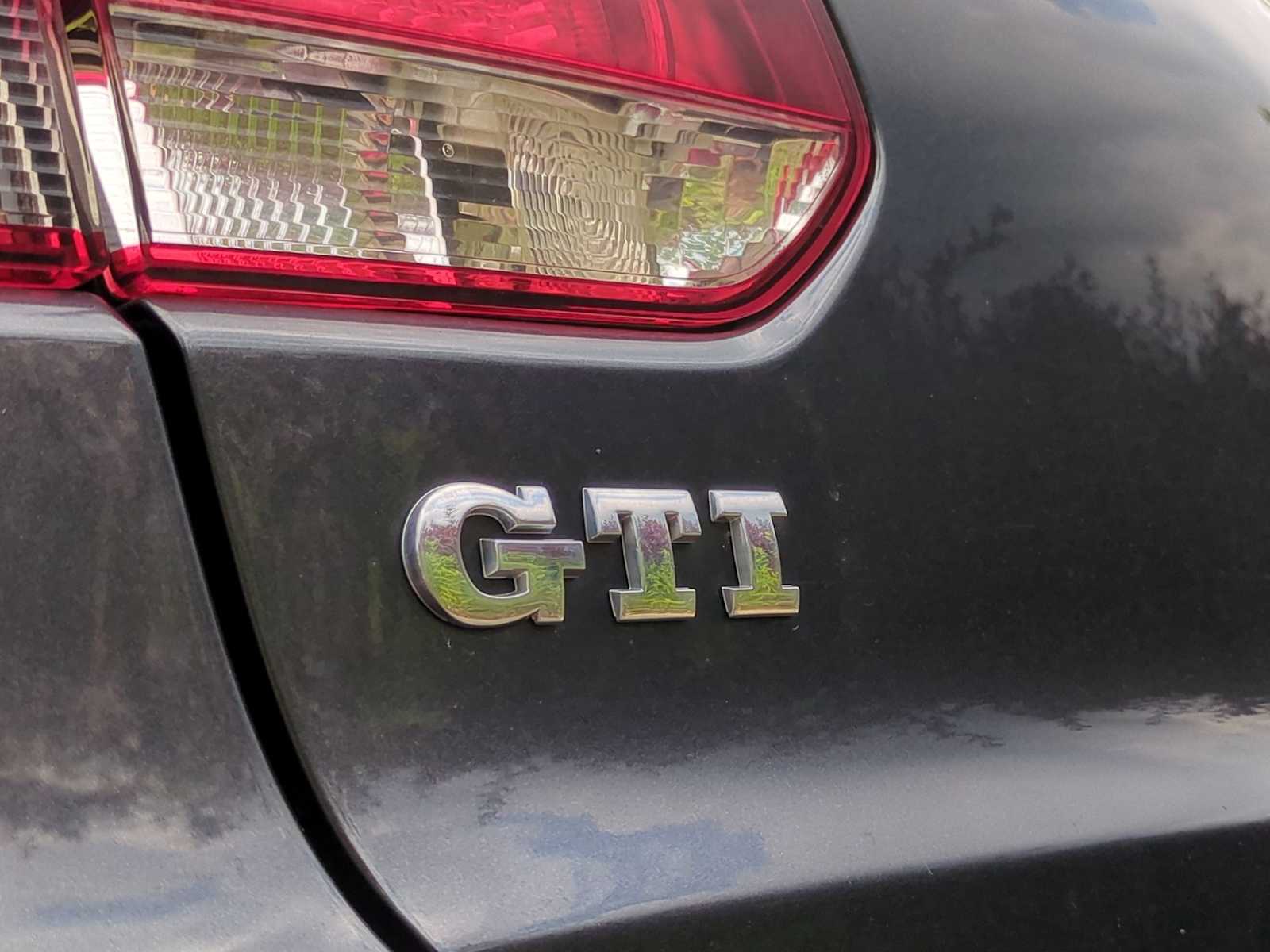 Thumbnail: 2011 Volkswagen Golf - 13