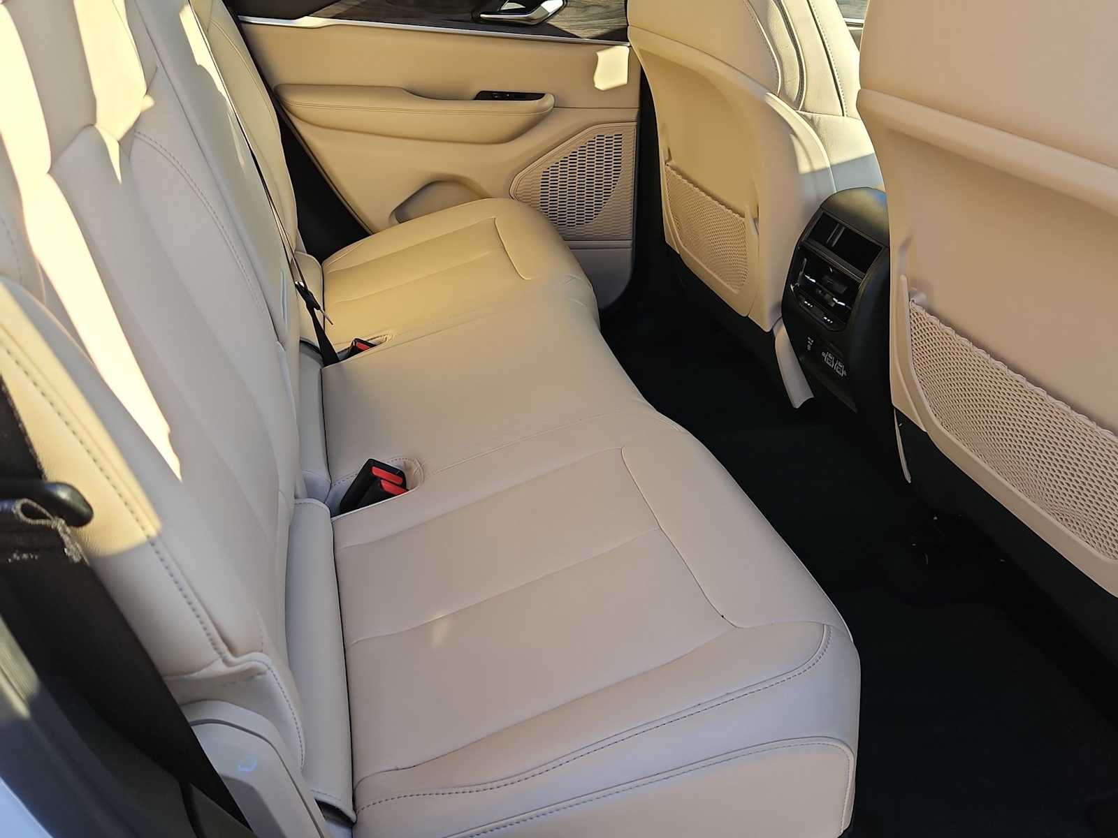 Thumbnail: 2025 Jeep Grand Cherokee - 20