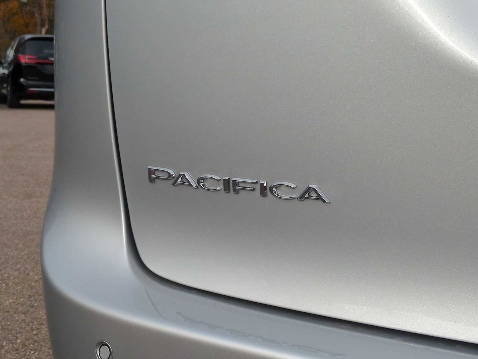 Thumbnail: 2026 Chrysler Pacifica - 13