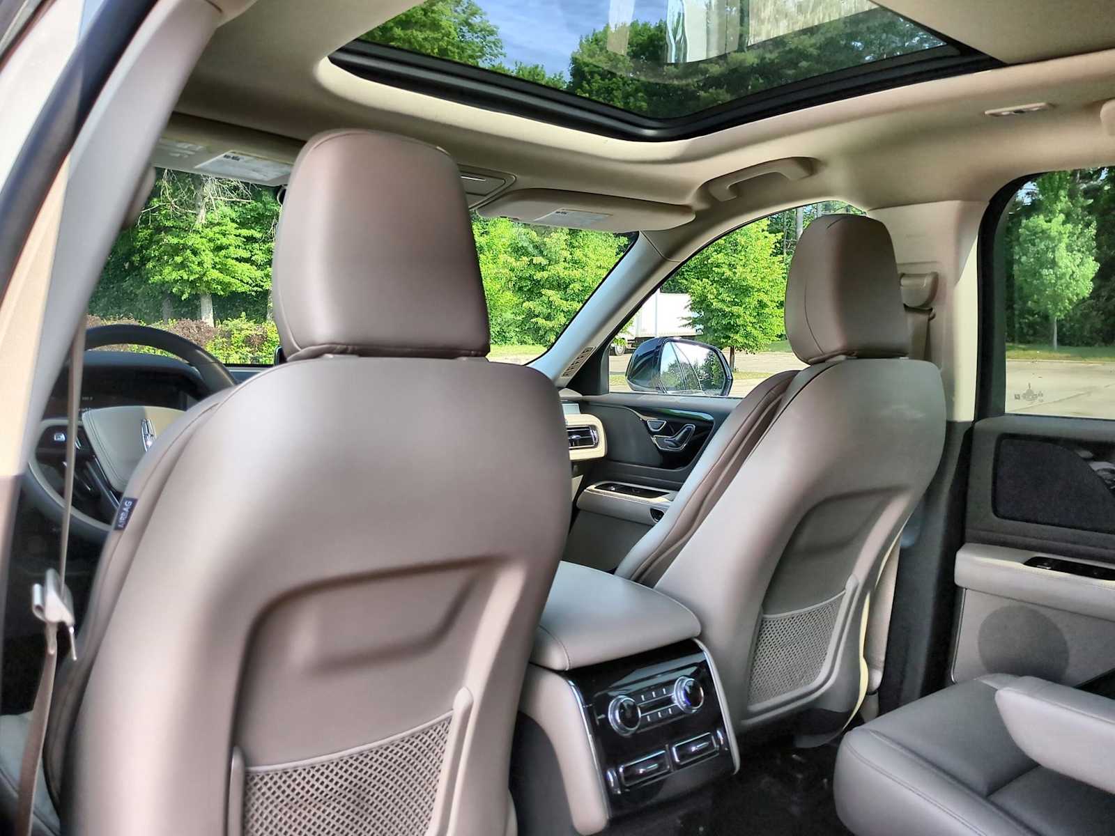 Thumbnail: 2023 Lincoln Aviator - 19