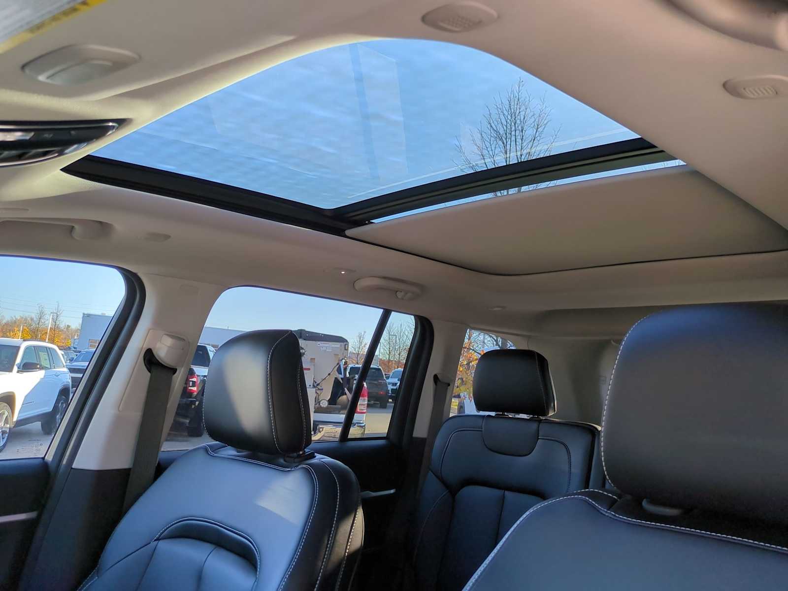 Thumbnail: 2024 Jeep Grand Cherokee - 20