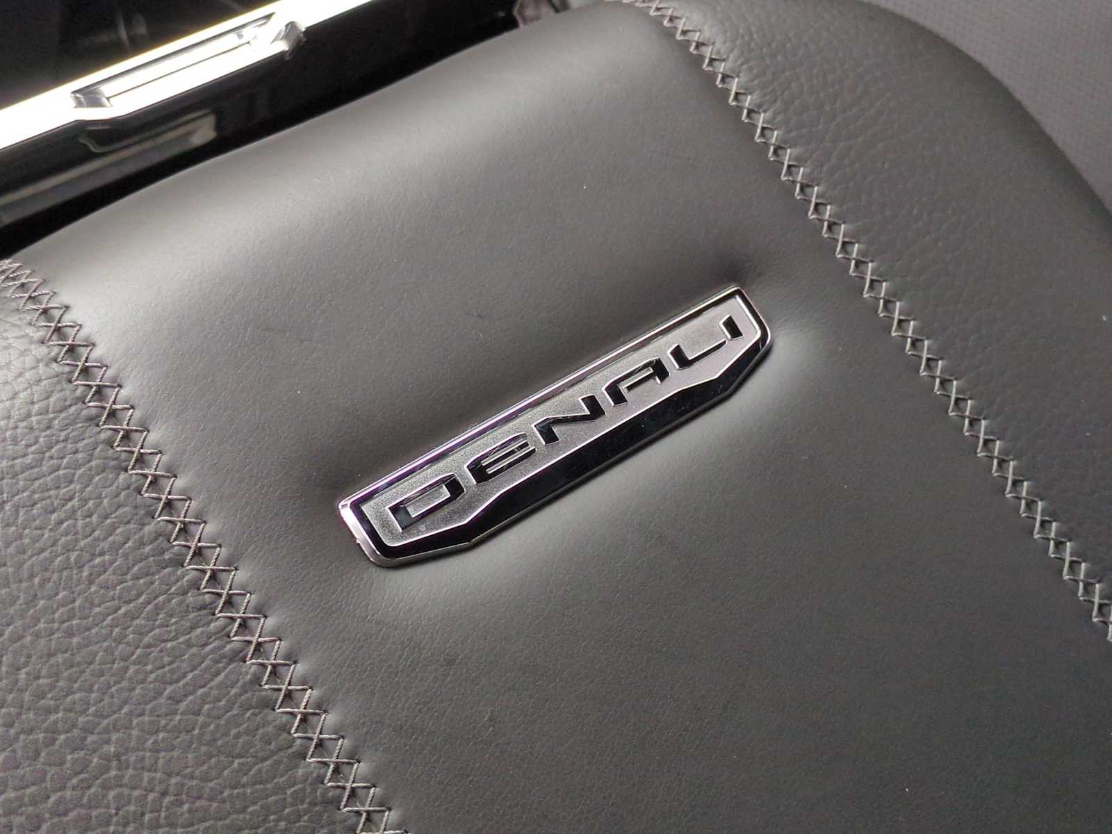 Thumbnail: 2025 GMC Yukon - 39