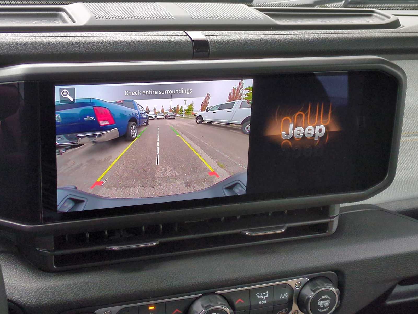 Thumbnail: 2025 Jeep Gladiator - 29