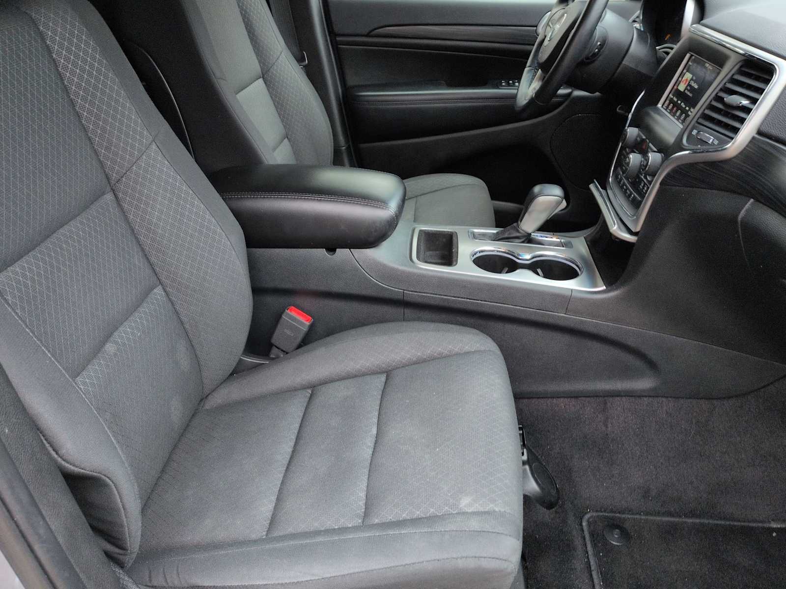 Thumbnail: 2019 Jeep Grand Cherokee - 21