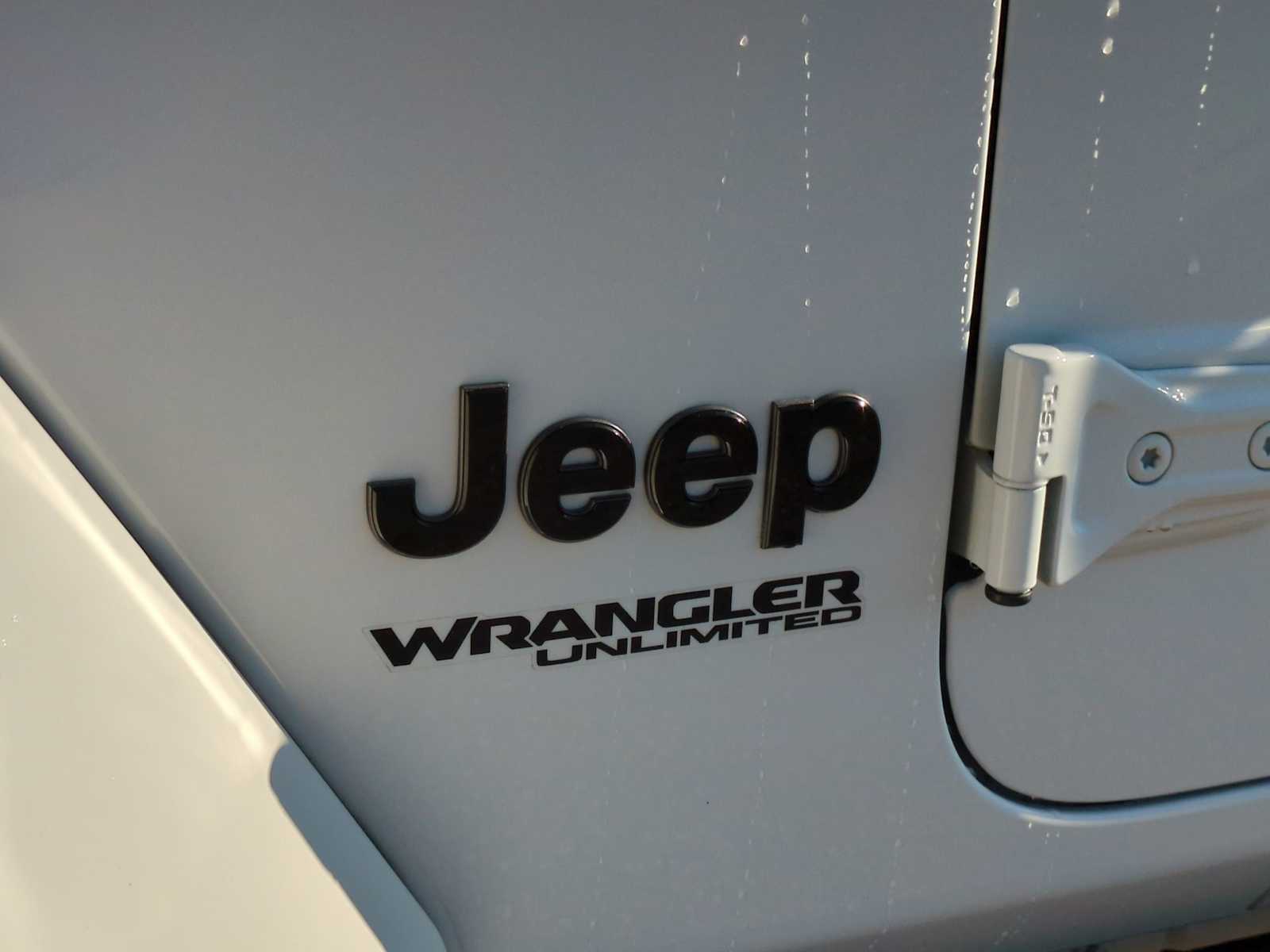 Thumbnail: 2021 Jeep Wrangler - 12