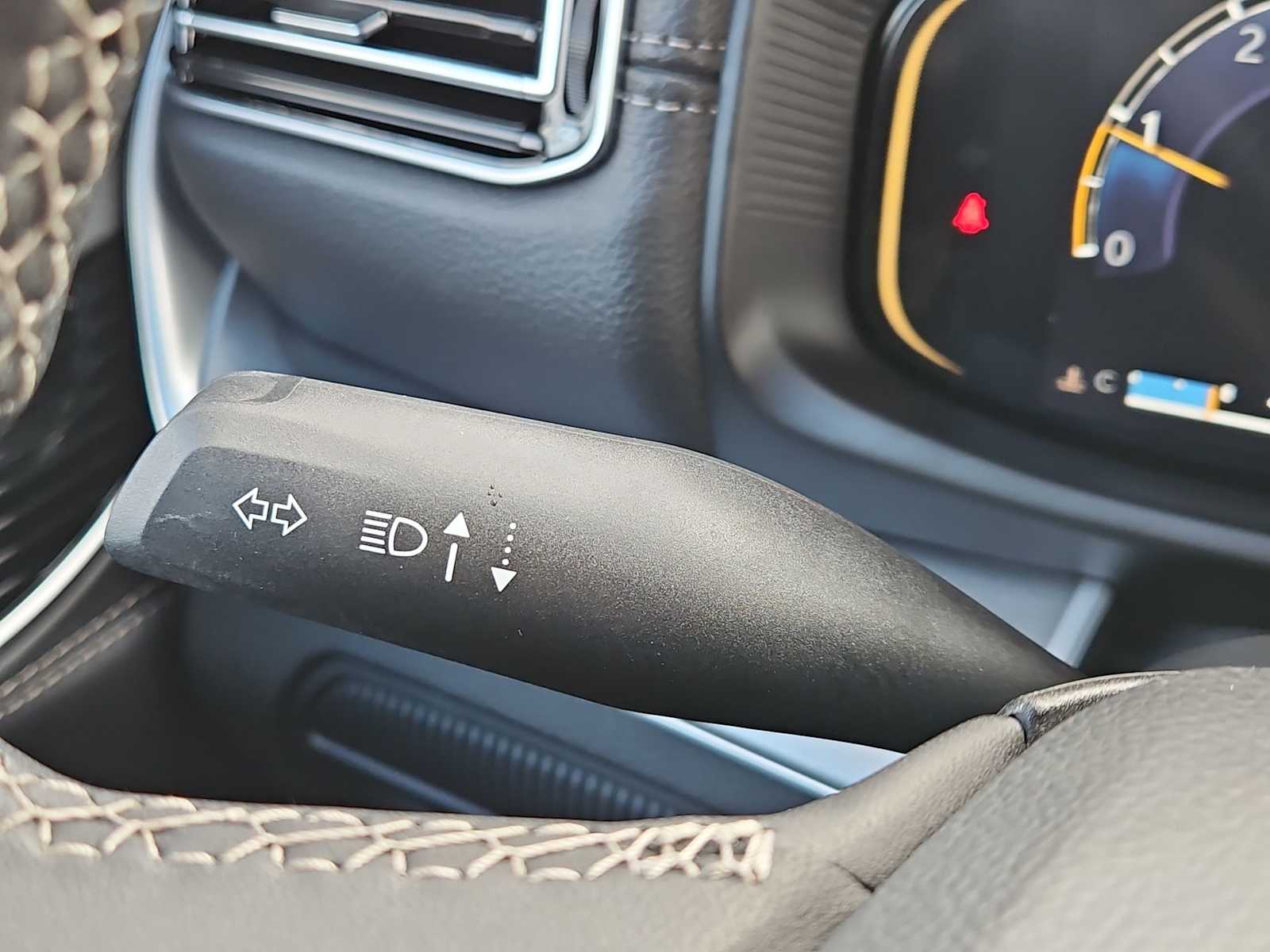 Thumbnail: 2025 Jeep Wagoneer - 32