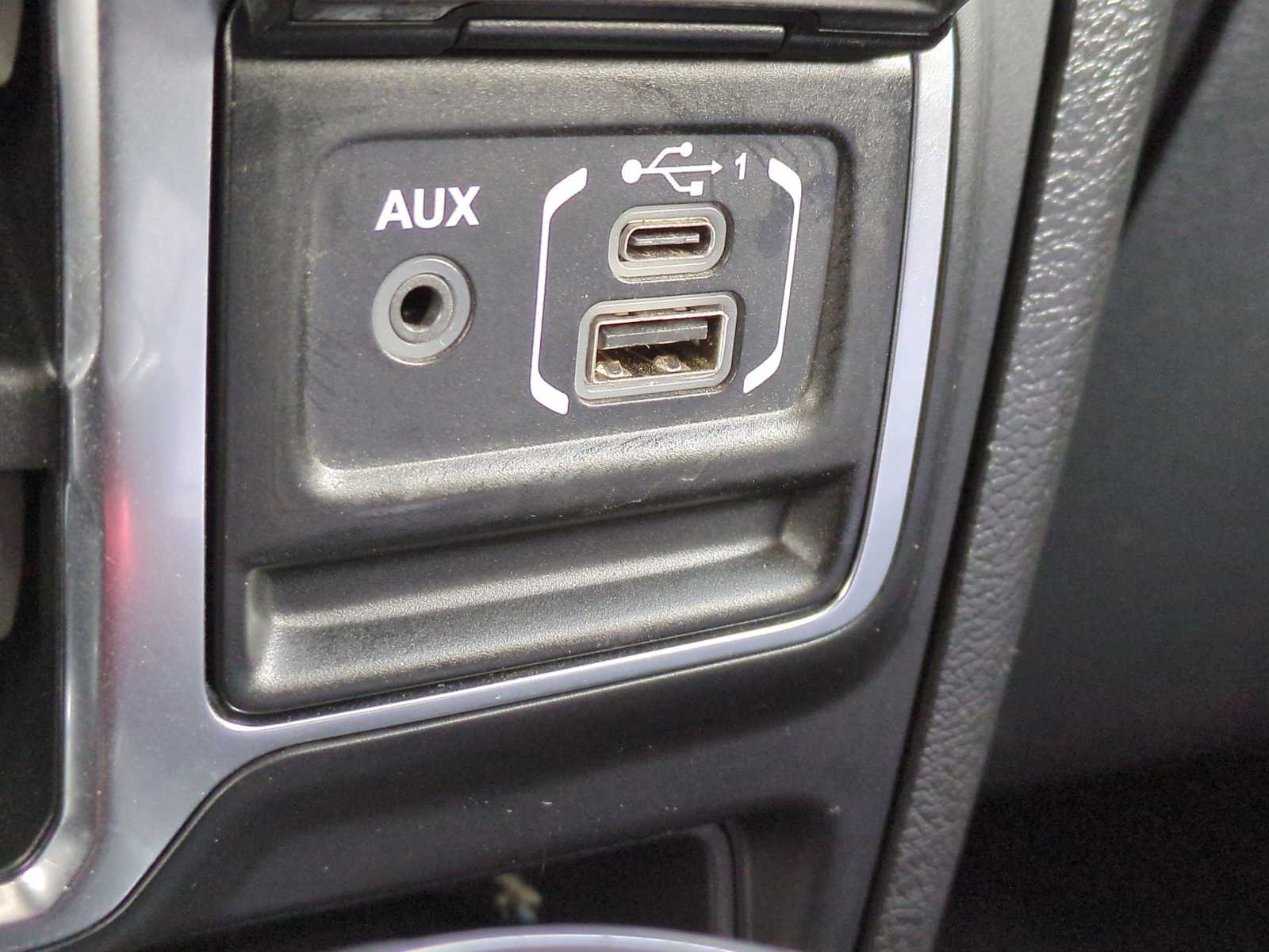 Thumbnail: 2021 Jeep Wrangler - 31