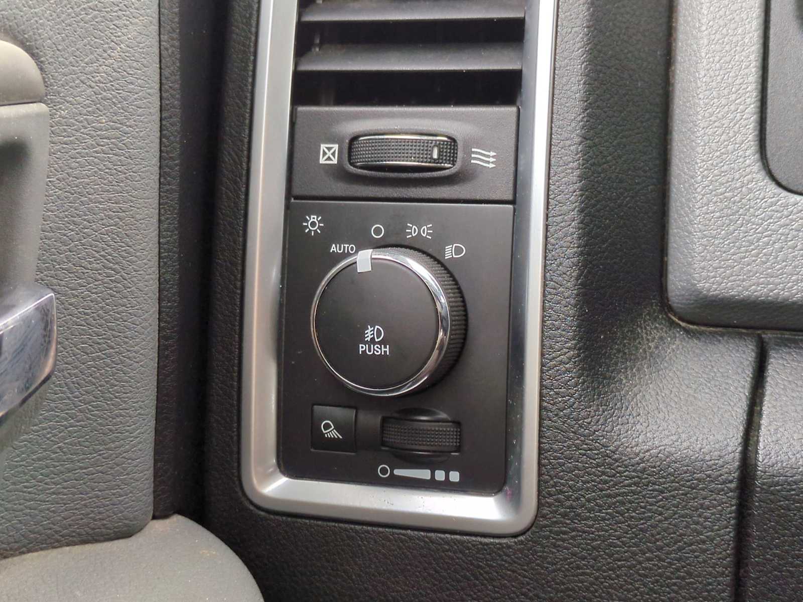Thumbnail: 2014 RAM 1500 - 27