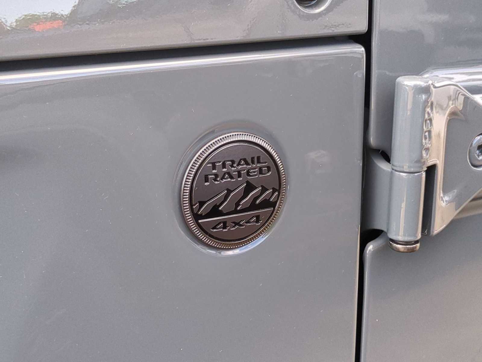 Thumbnail: 2025 Jeep Gladiator - 13