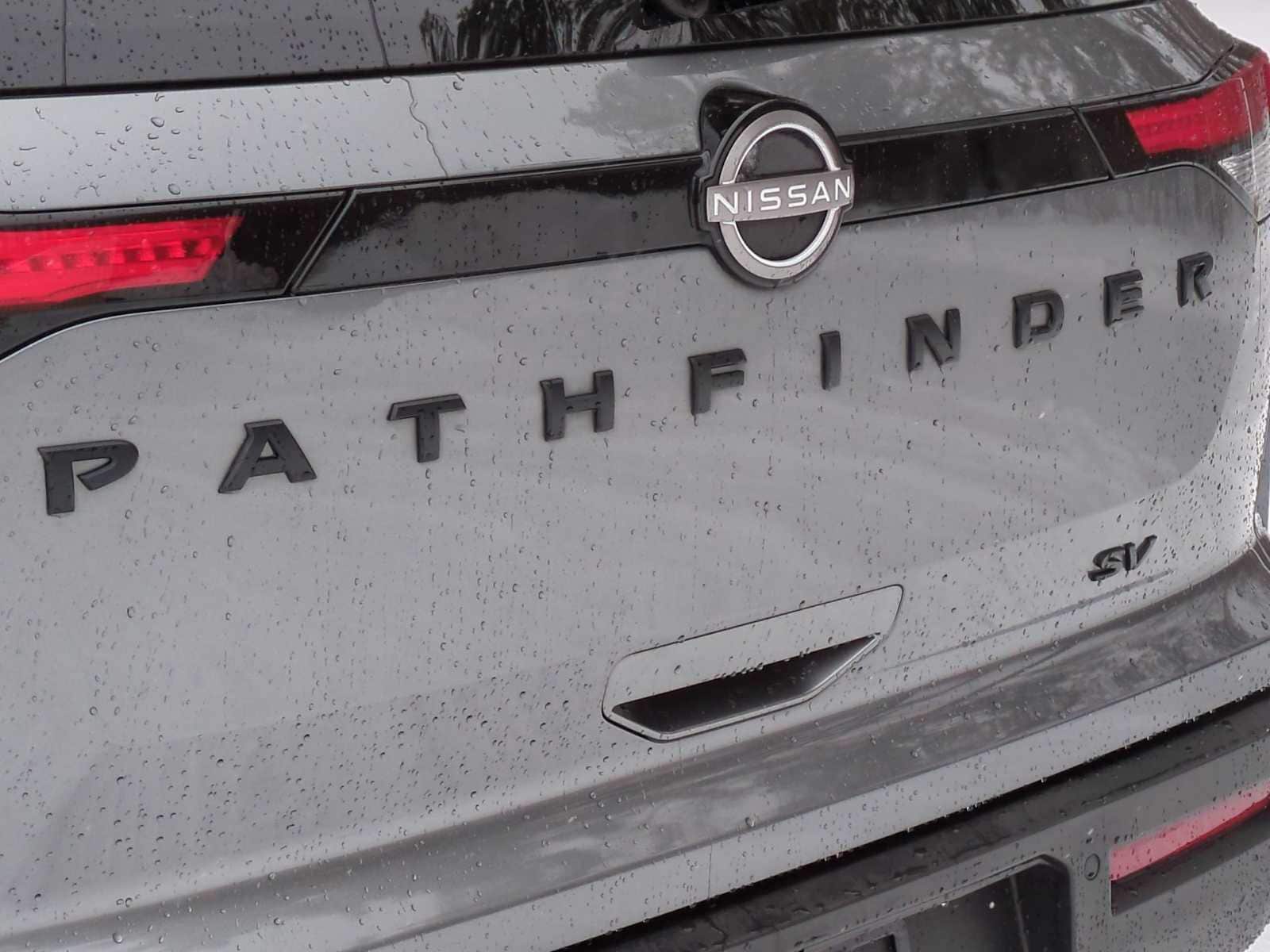 Thumbnail: 2022 Nissan Pathfinder - 12