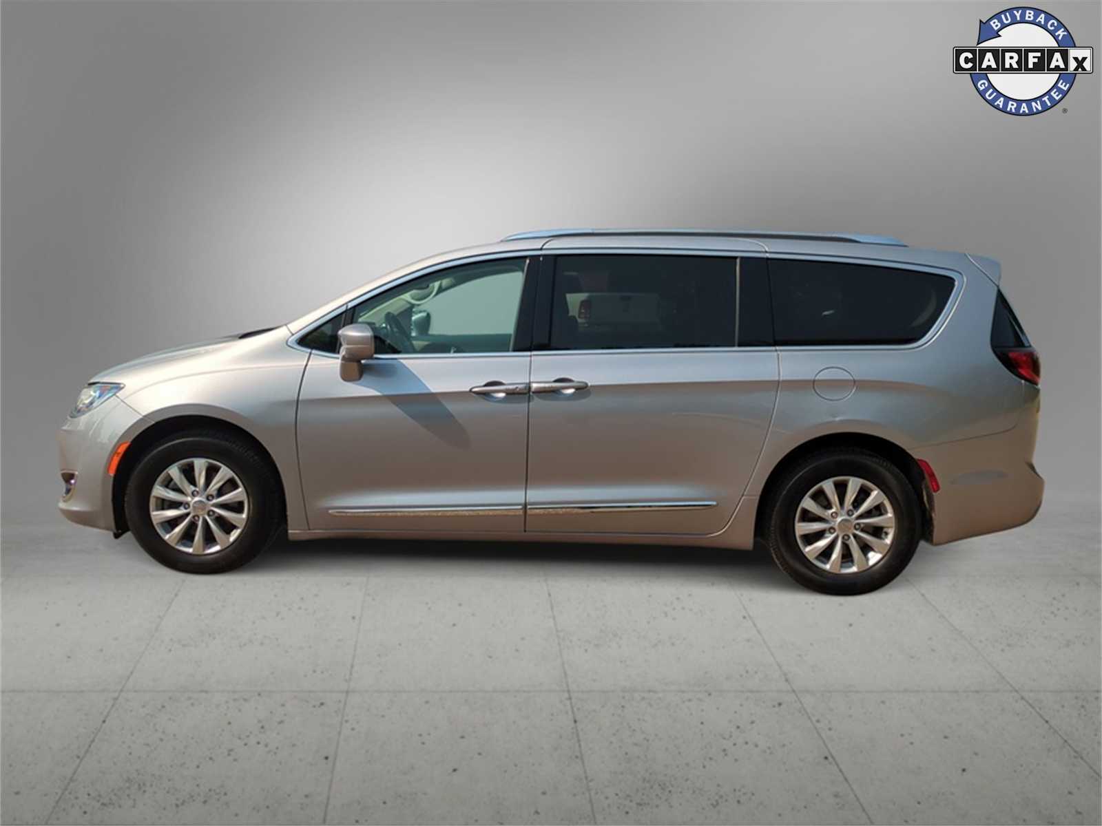 Thumbnail: 2019 Chrysler Pacifica - 5