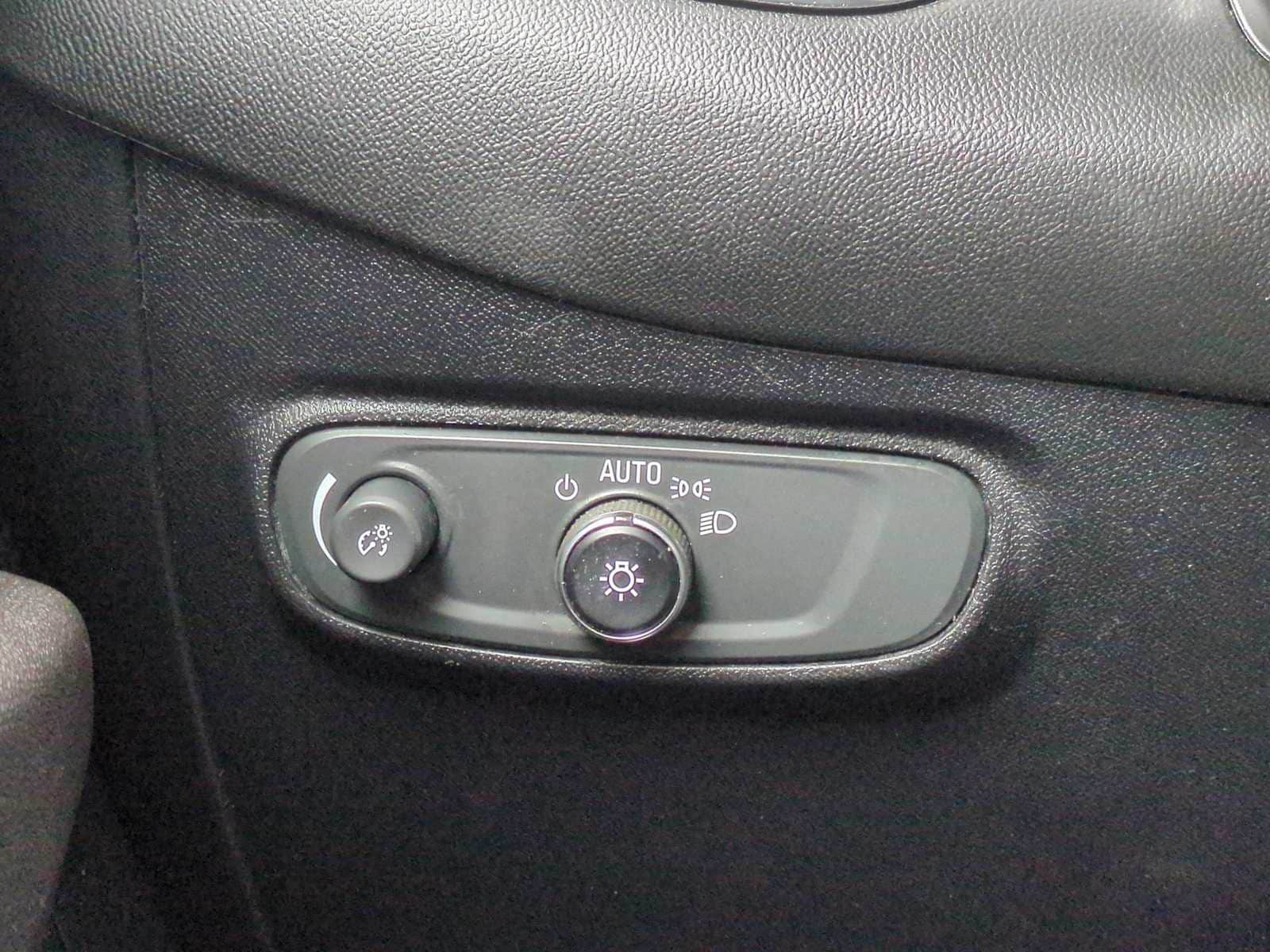 Thumbnail: 2019 Chevrolet Equinox - 36