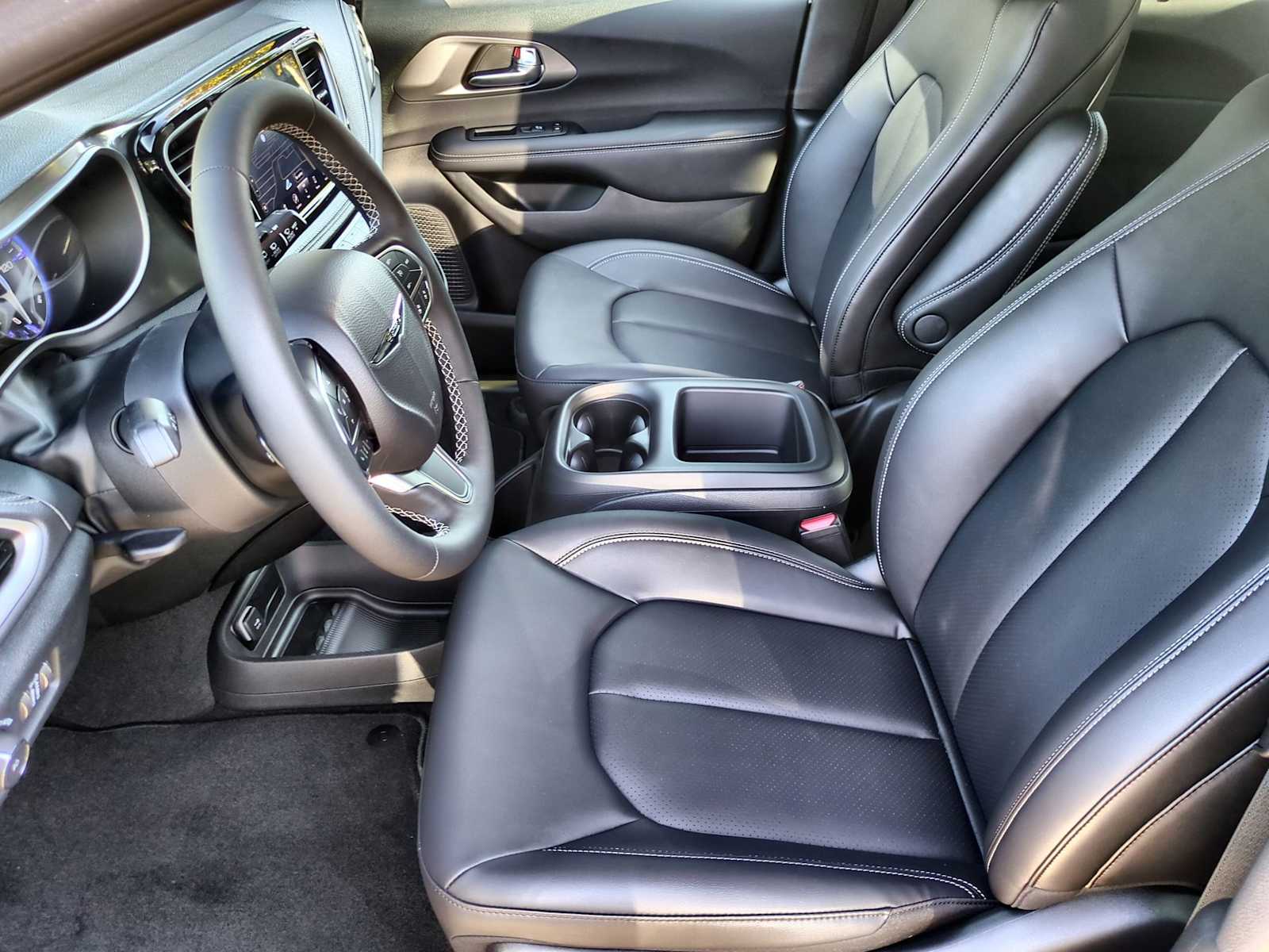 Thumbnail: 2026 Chrysler Pacifica - 15