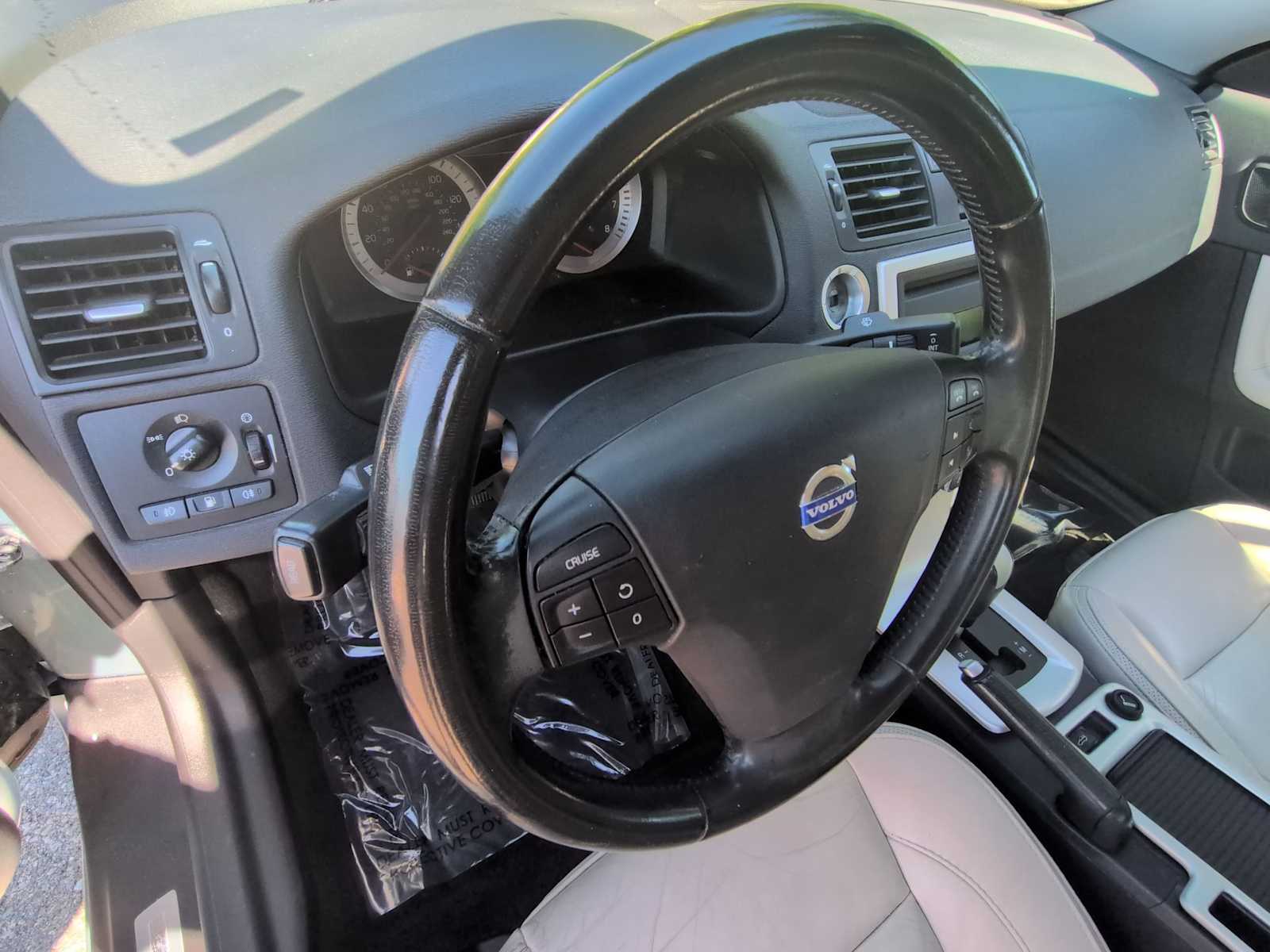 Thumbnail: 2012 Volvo C70 - 10