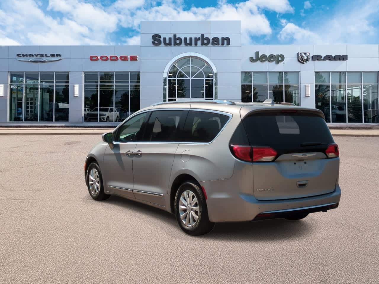 Thumbnail: 2019 Chrysler Pacifica - 6