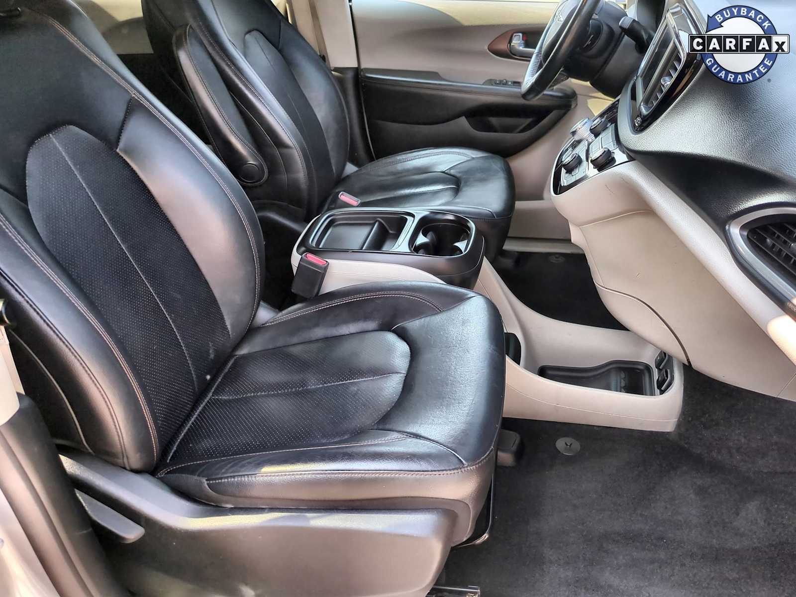 Thumbnail: 2019 Chrysler Pacifica - 22