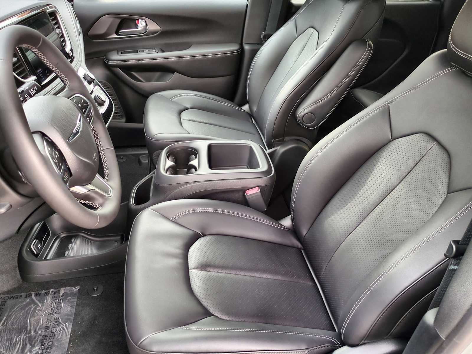 Thumbnail: 2026 Chrysler Pacifica - 16