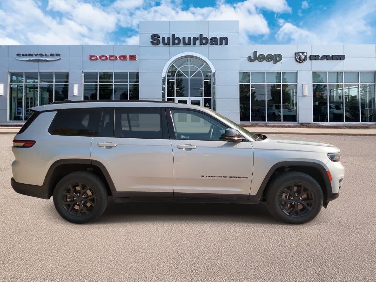 Thumbnail: 2024 Jeep Grand Cherokee L - 9