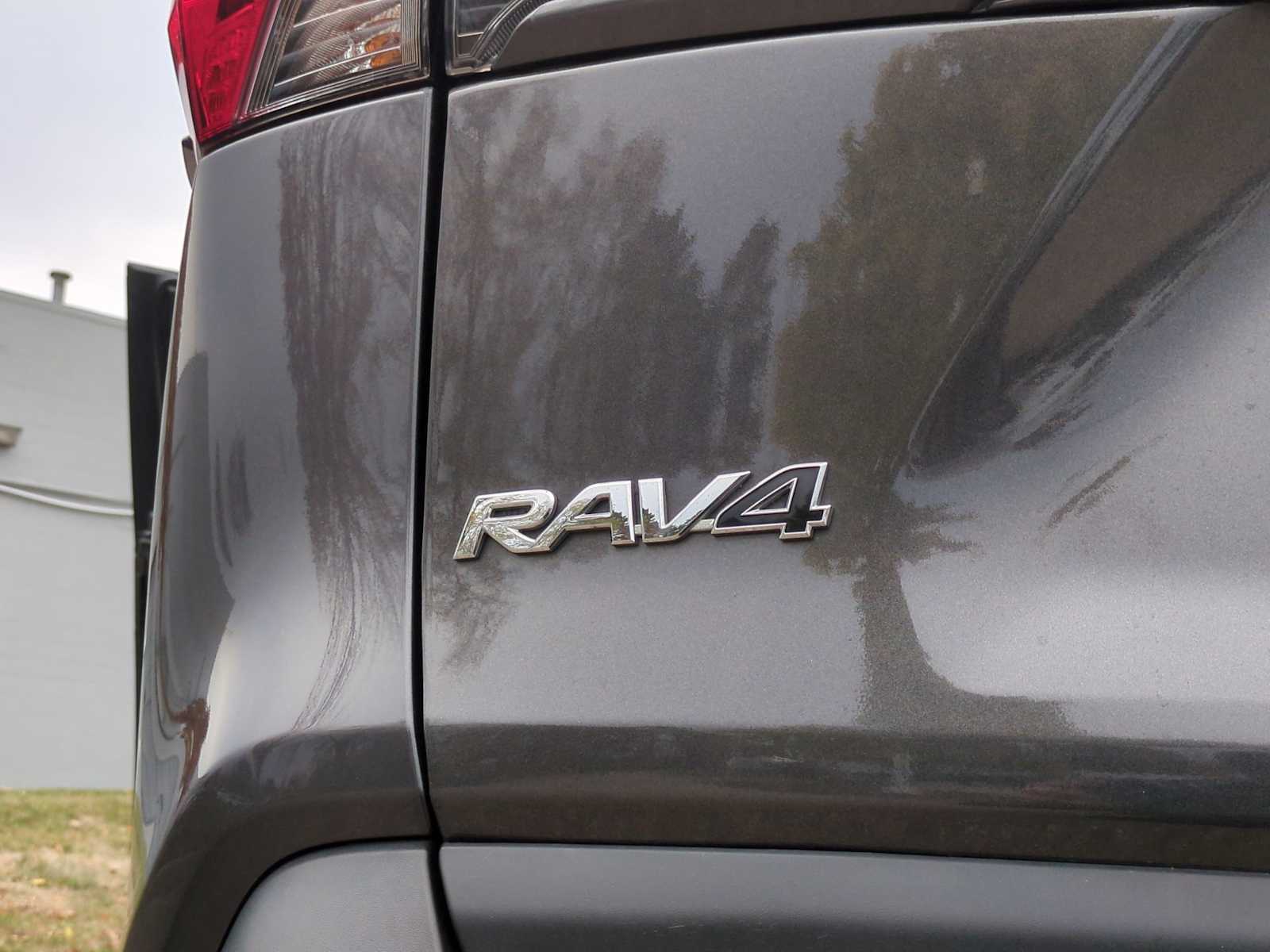 Thumbnail: 2020 Toyota RAV4 - 13