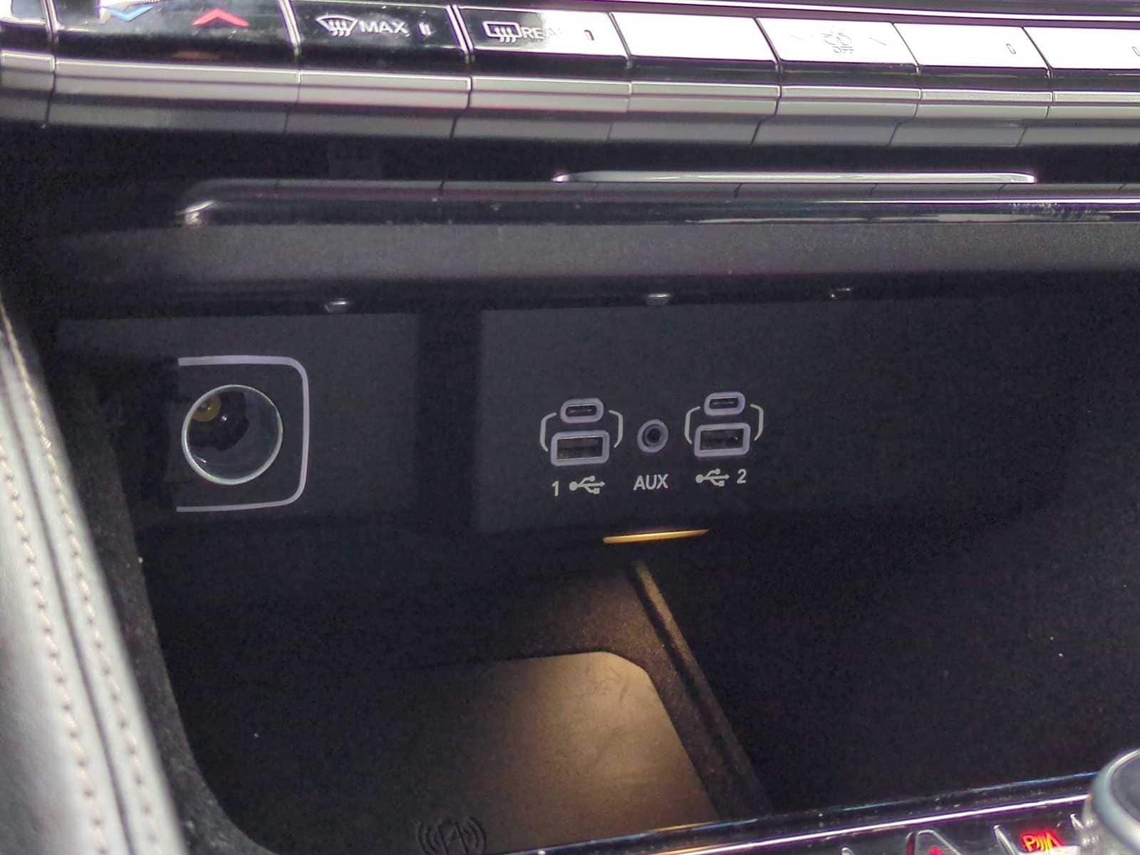 Thumbnail: 2024 Jeep Wagoneer - 31