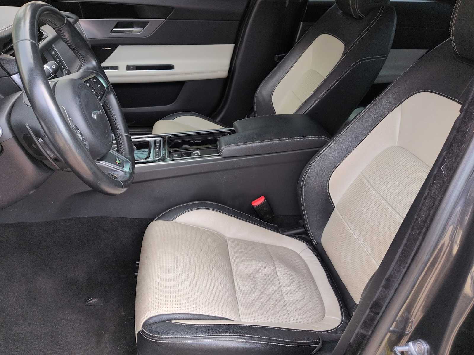 Thumbnail: 2016 Jaguar XF - 15