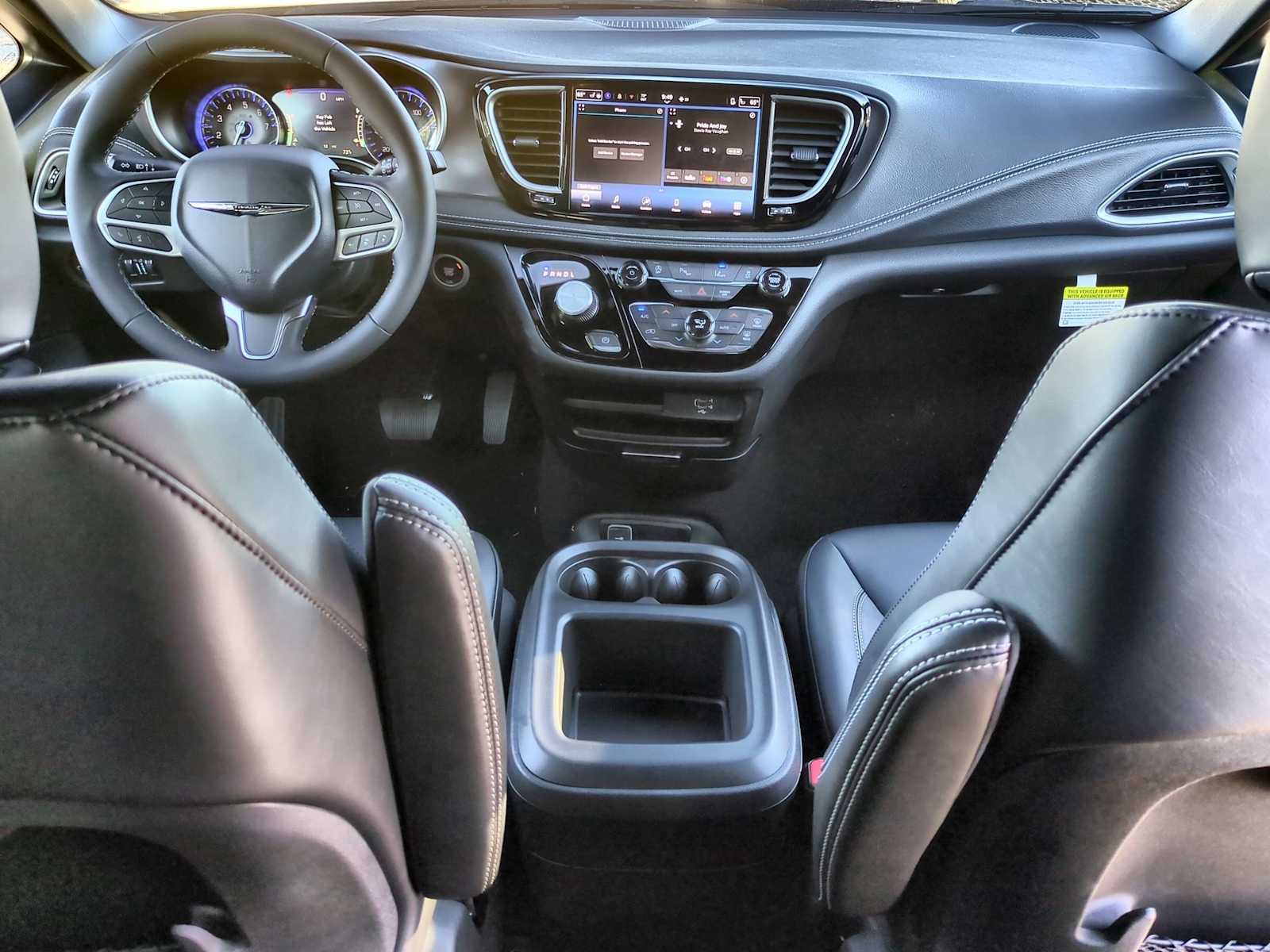 Thumbnail: 2026 Chrysler Pacifica - 15