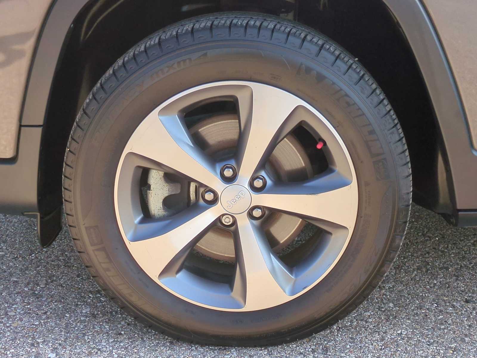 Thumbnail: 2022 Jeep Cherokee - 14