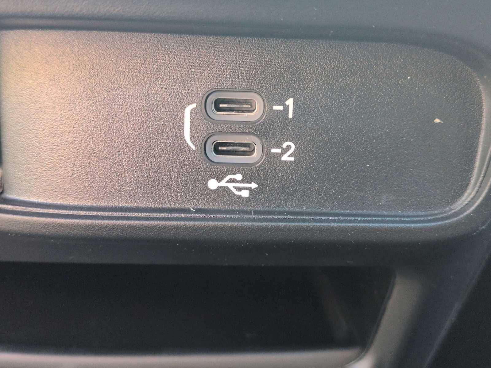 Thumbnail: 2026 Chrysler Pacifica - 32