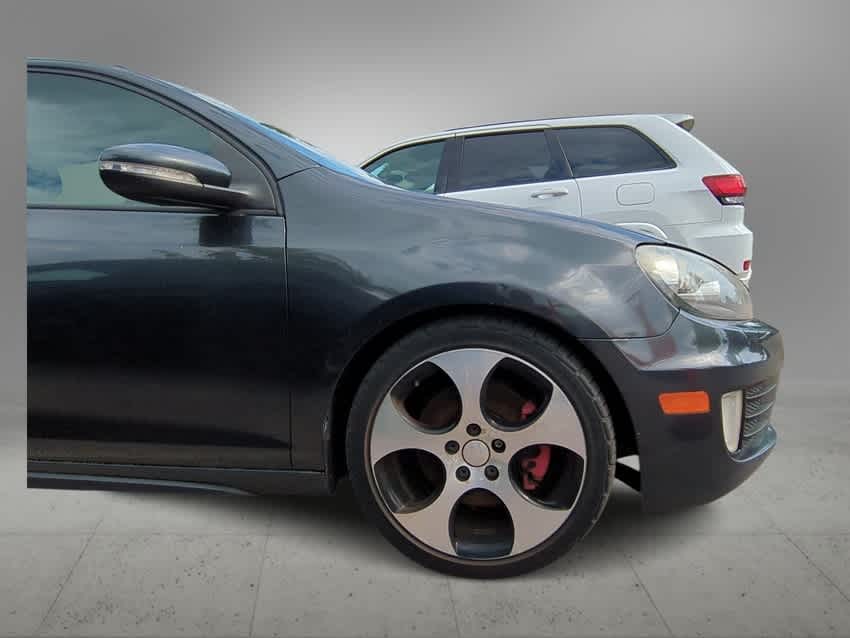Thumbnail: 2011 Volkswagen Golf - 9