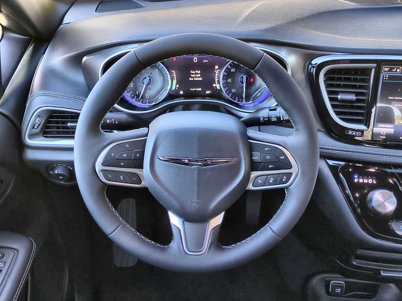 Thumbnail: 2026 Chrysler Pacifica - 22