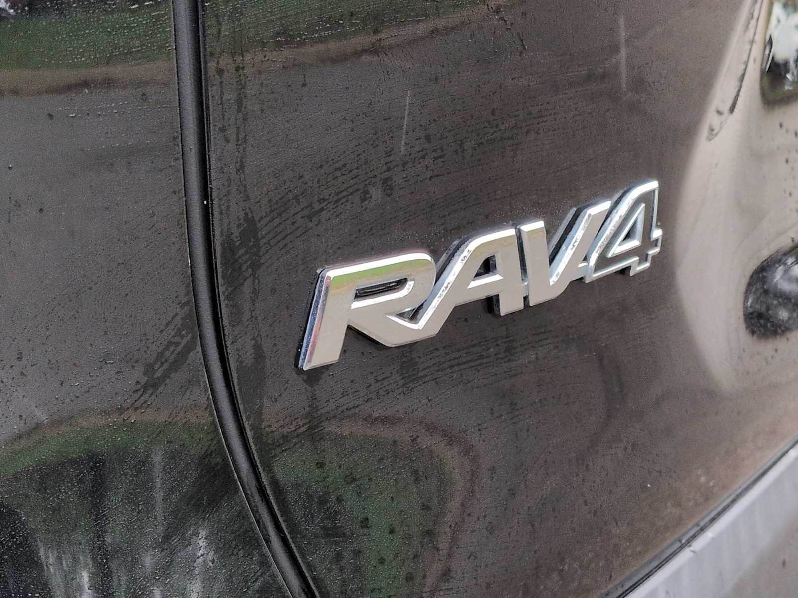 Thumbnail: 2020 Toyota RAV4 - 13