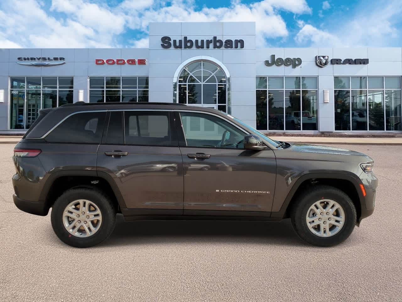 Thumbnail: 2025 Jeep Grand Cherokee - 9