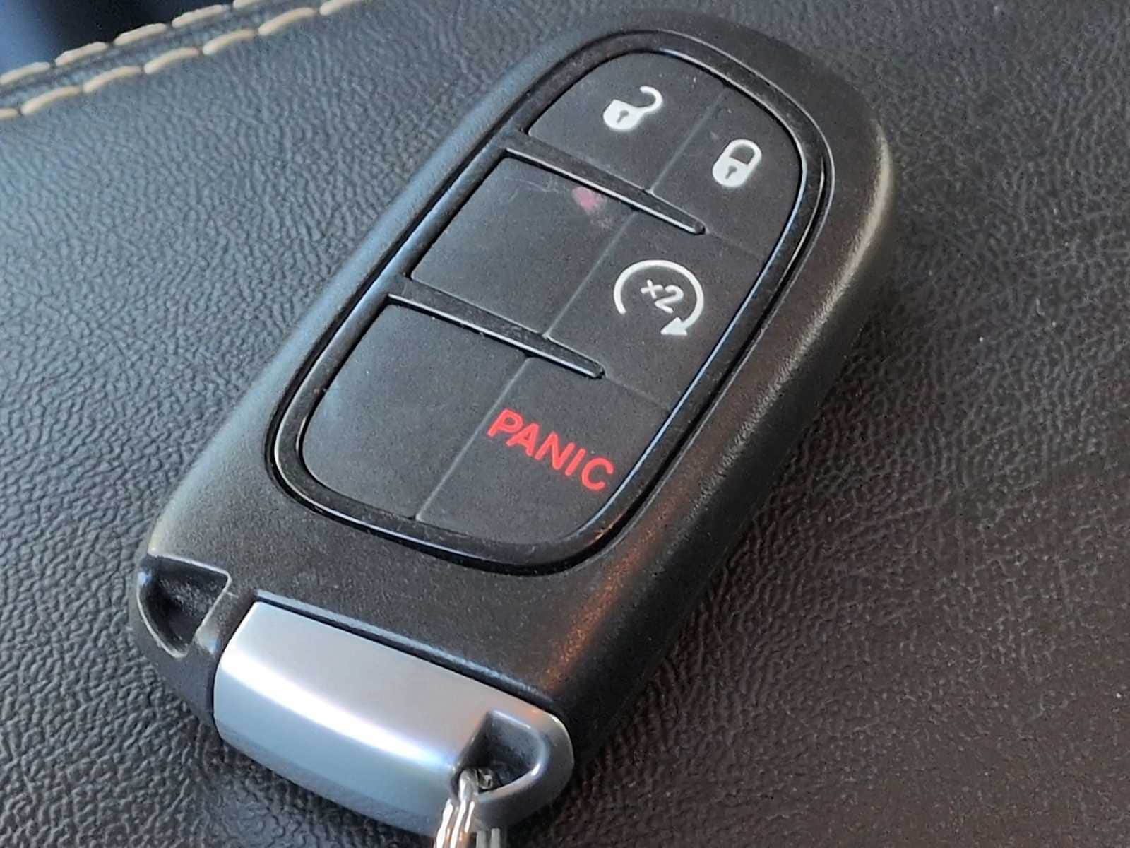 Thumbnail: 2017 Jeep Cherokee - 36