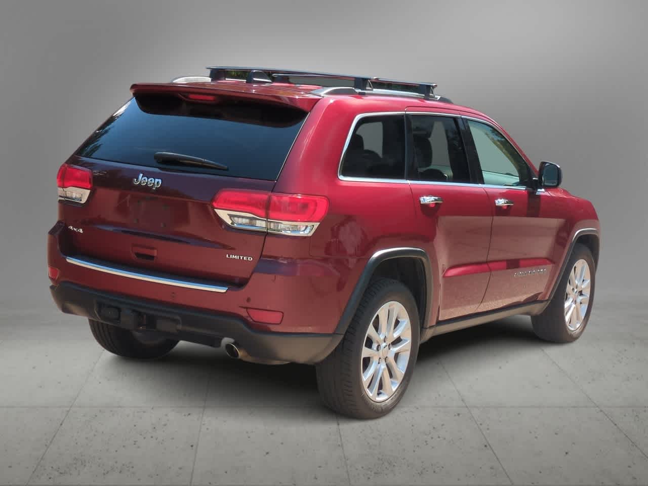 Thumbnail: 2017 Jeep Grand Cherokee - 8