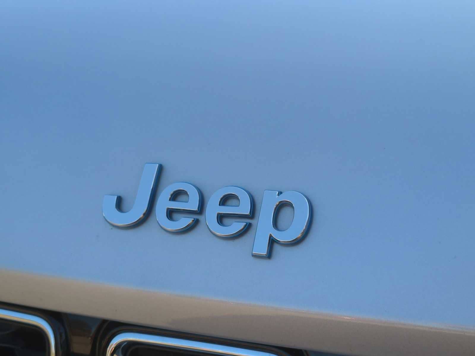 Thumbnail: 2024 Jeep Grand Cherokee - 12
