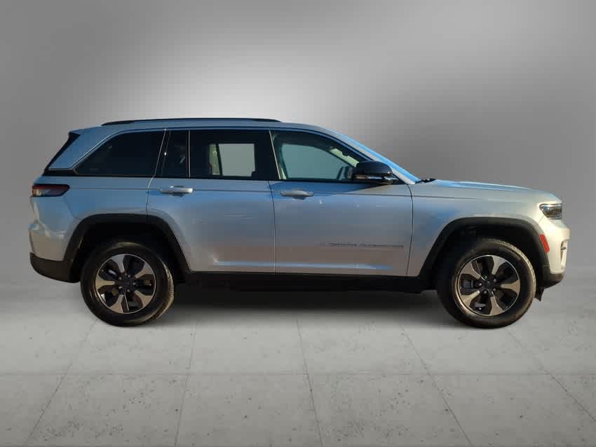 Thumbnail: 2024 Jeep Grand Cherokee - 9