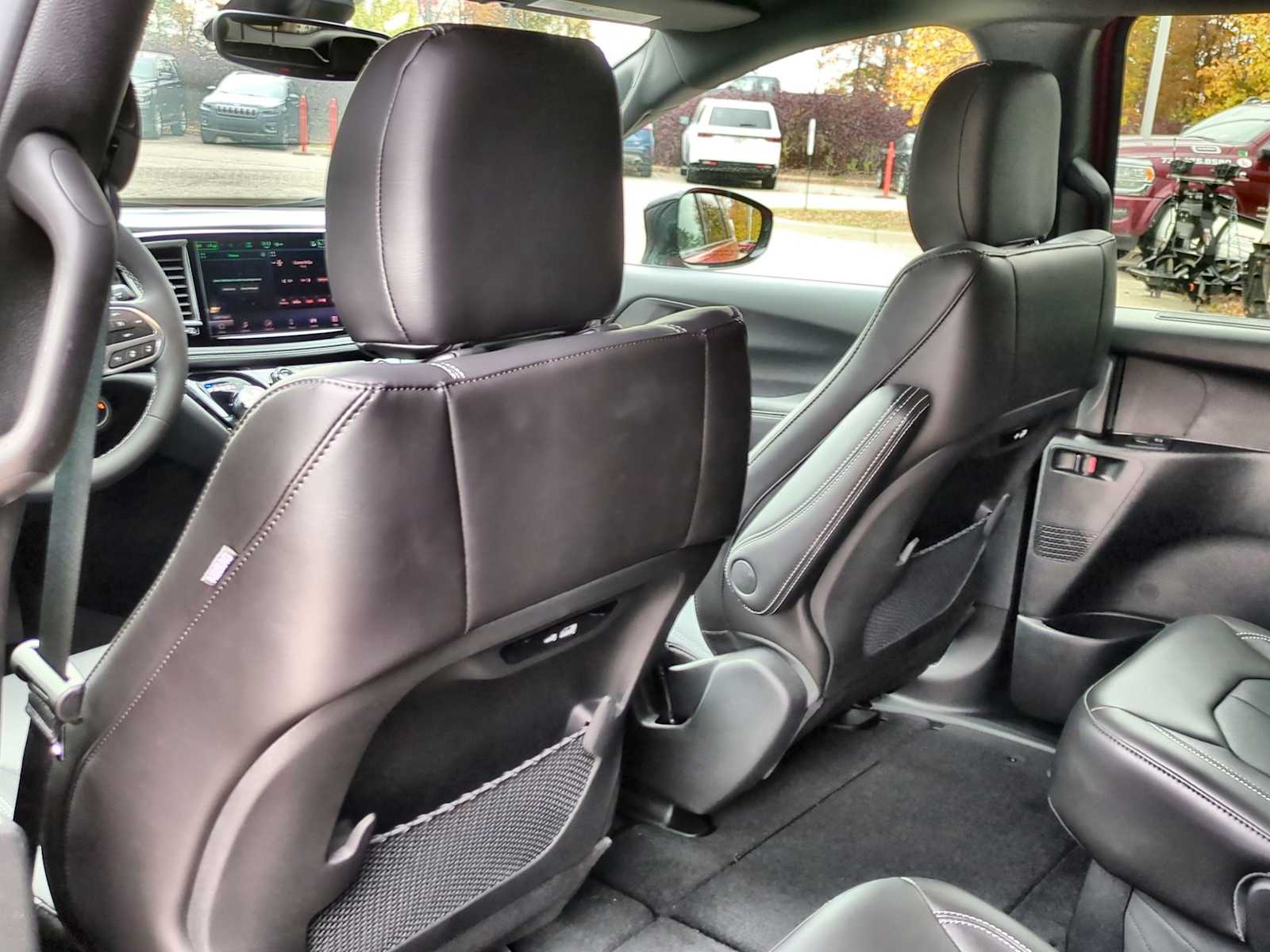 Thumbnail: 2026 Chrysler Pacifica - 18