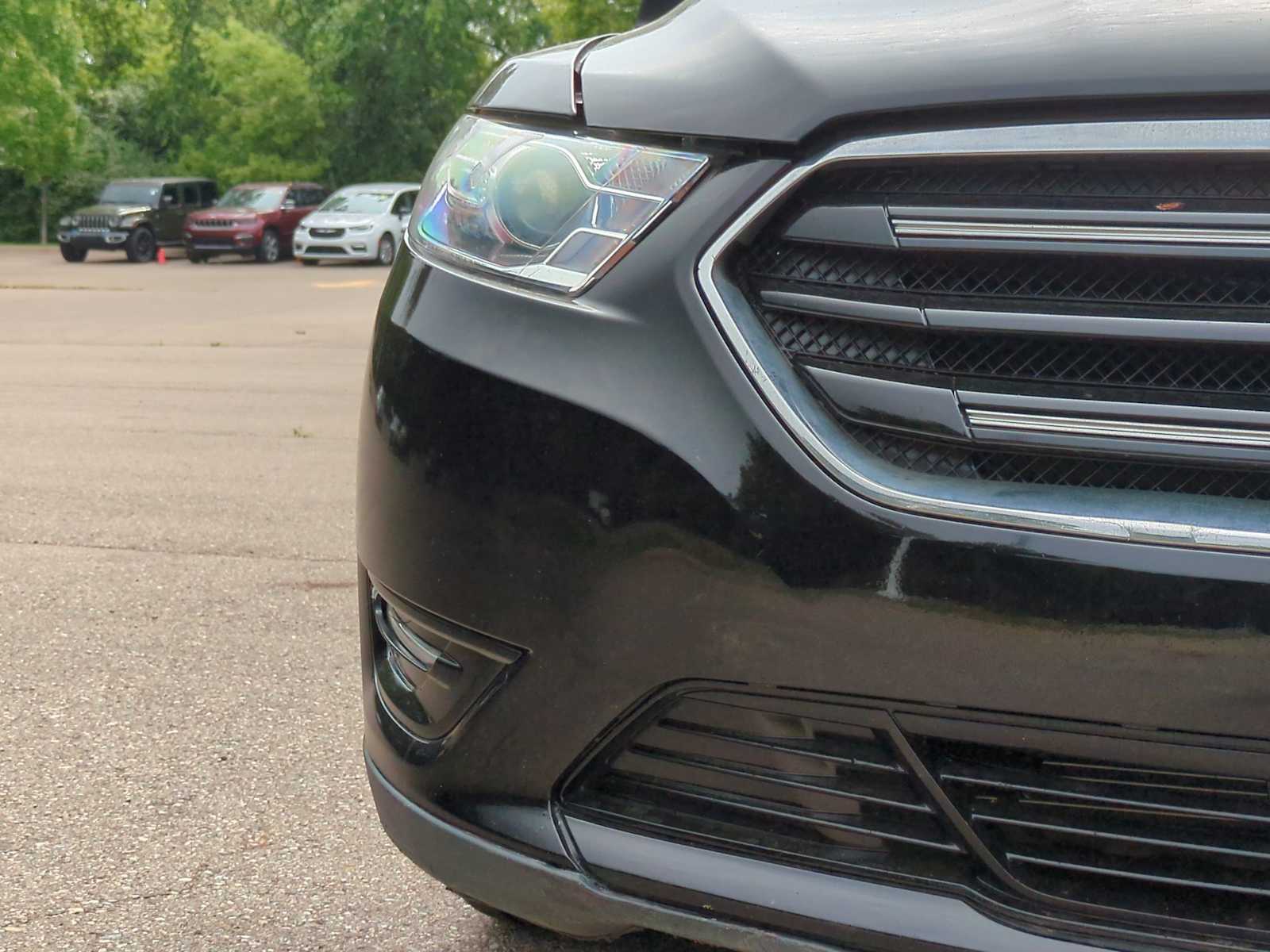 Thumbnail: 2018 Ford Taurus - 11