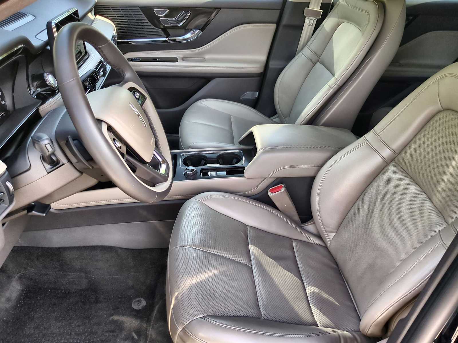 Thumbnail: 2022 Lincoln Corsair - 16