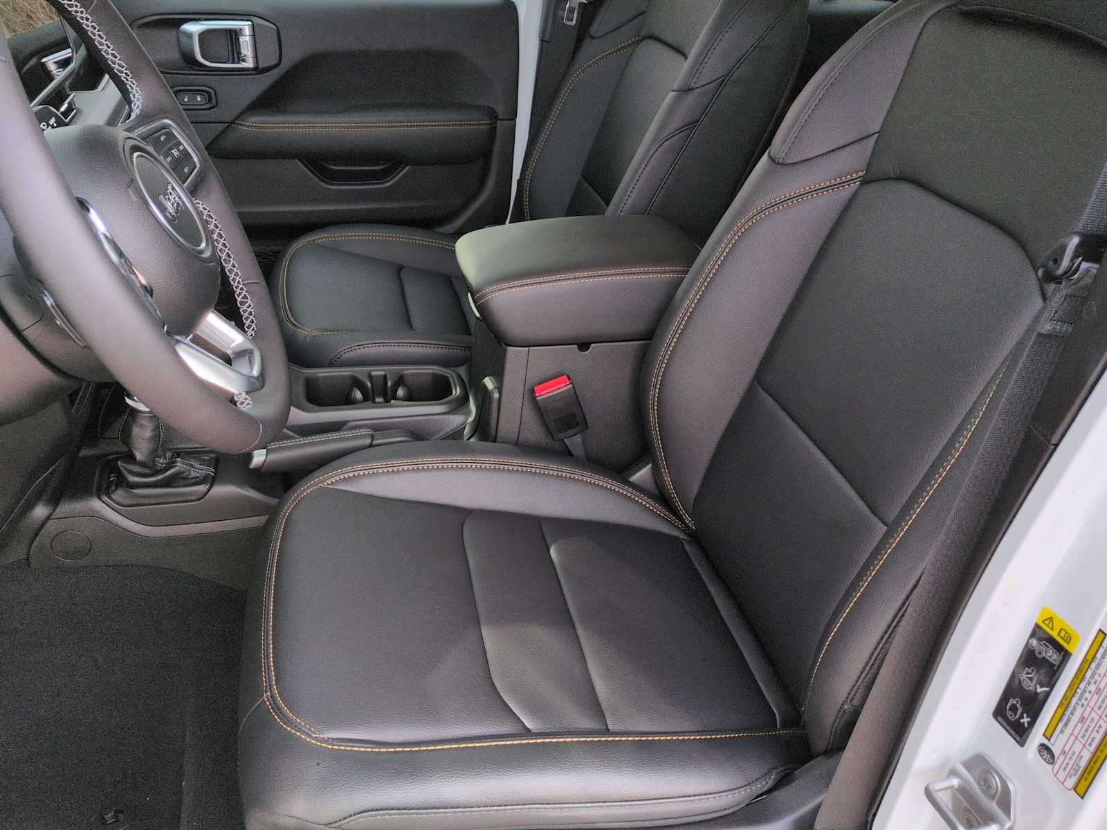 Thumbnail: 2025 Jeep Wrangler - 15