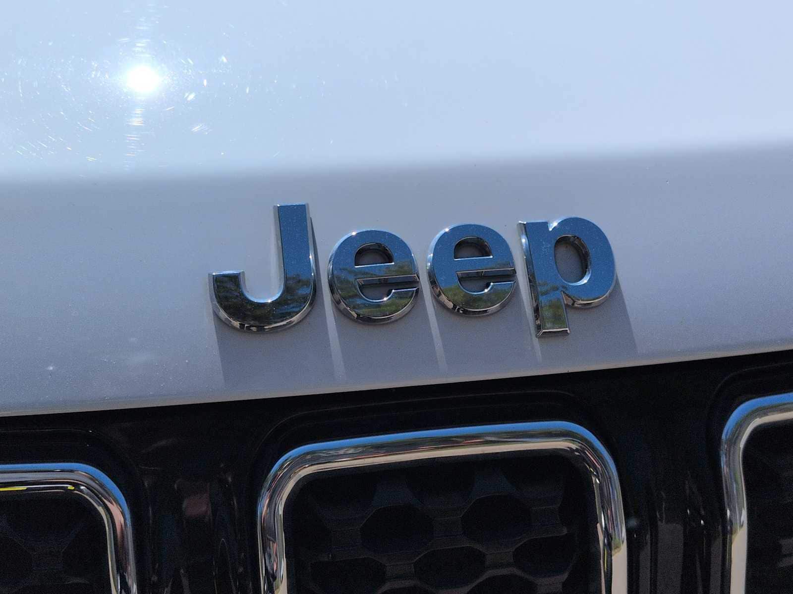 Thumbnail: 2023 Jeep Compass - 12