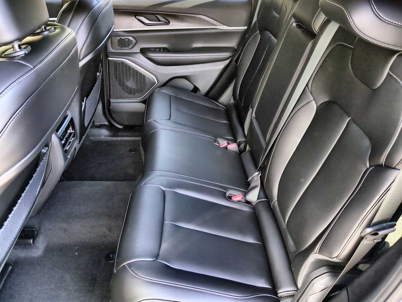 Thumbnail: 2025 Jeep Grand Cherokee - 19