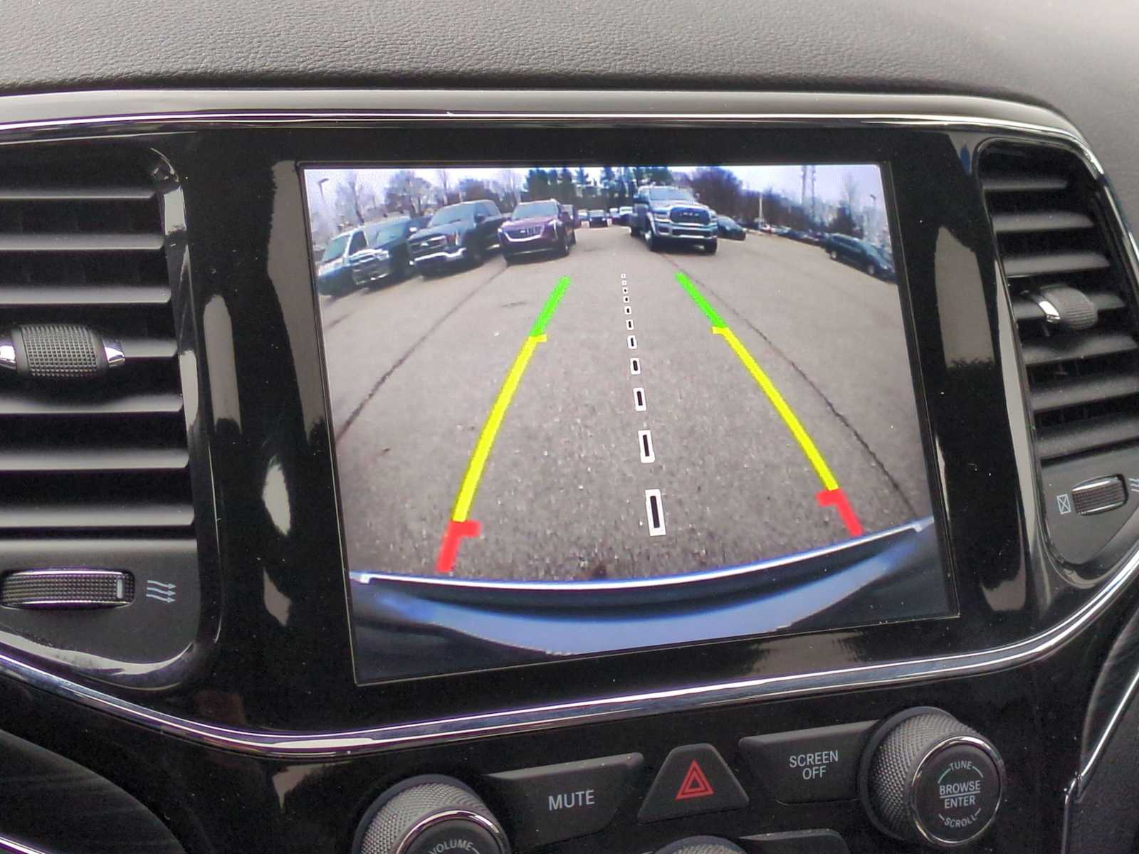 Thumbnail: 2021 Jeep Grand Cherokee - 31