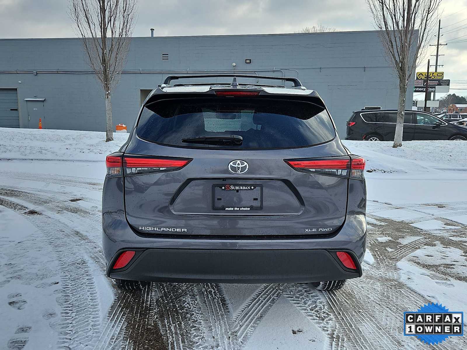 Thumbnail: 2023 Toyota Highlander - 13