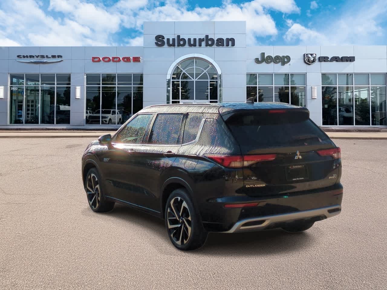 Thumbnail: 2024 Mitsubishi Outlander - 6