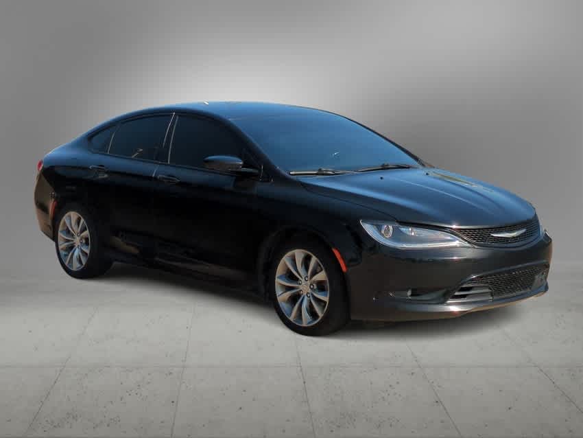Thumbnail: 2016 Chrysler 200 - 2