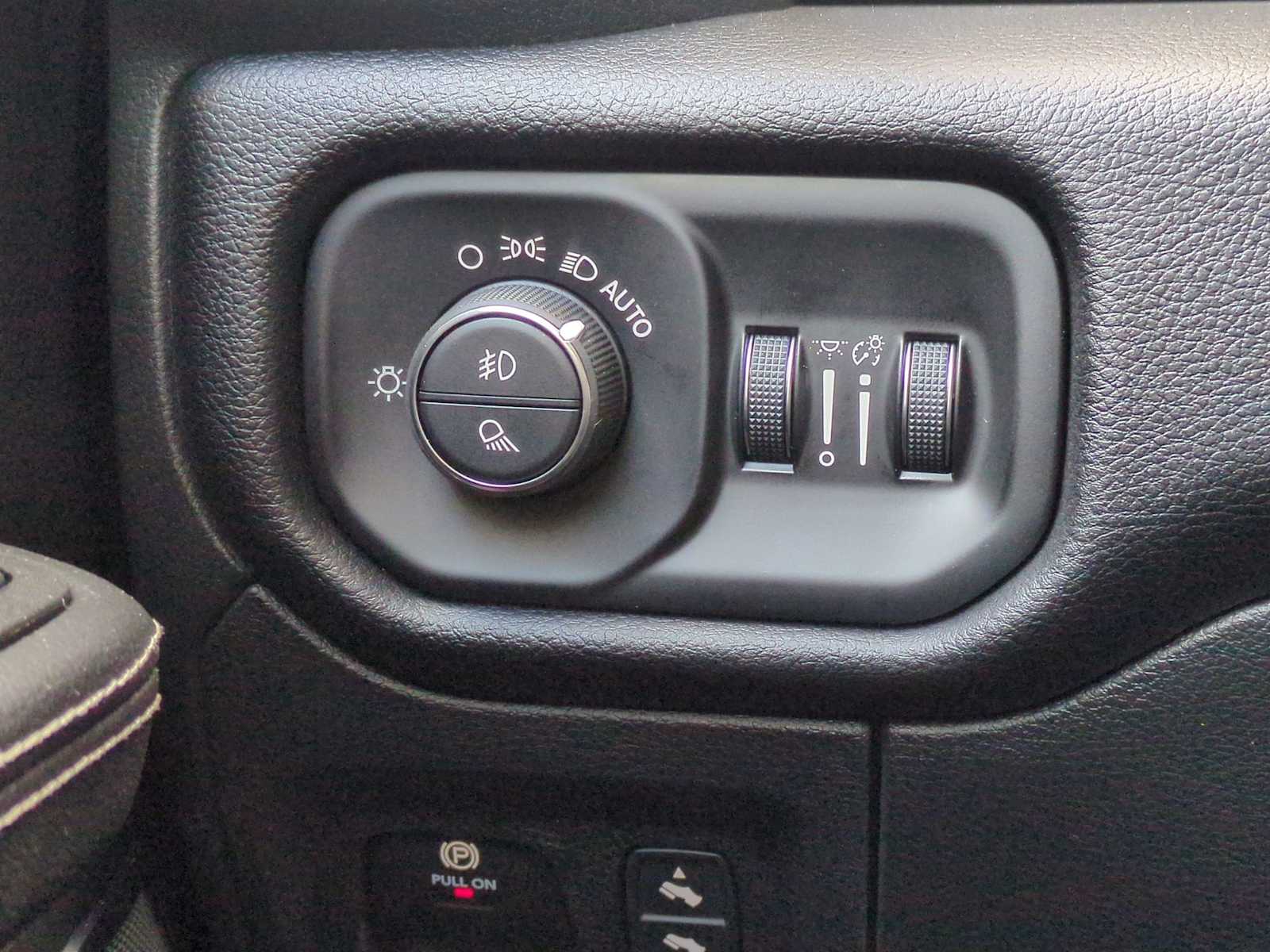 Thumbnail: 2026 RAM 1500 - 28